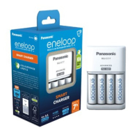 Eneloop Panasonic Eneloop Oplaadbare AA Batterijen + Smart Charger (4 stuks, 2000 mAh)  AEN00023