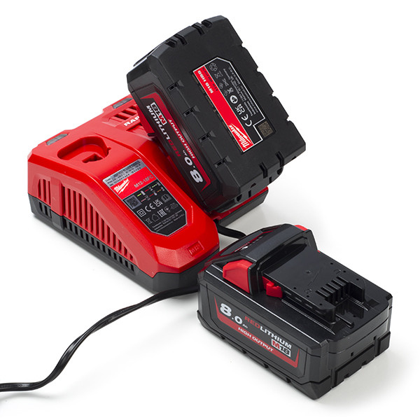 EOL- HNRG Pack: 2x Milwaukee M18 HB8 High Output accu's + lader (18 V, 8.0 Ah, origineel) AMI00579 - 1