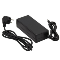 Universele acculader E-Bike 5.5 x 2.5 connetctor (42V, 2A, 84W, 123accu huismerk) ADR00396