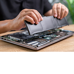 Laptop accu installeren of vervangen